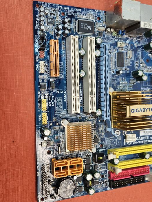 płyta główna Gigabyte GA-945GCMX-S2, Intel Pentium Dual-Core E2220