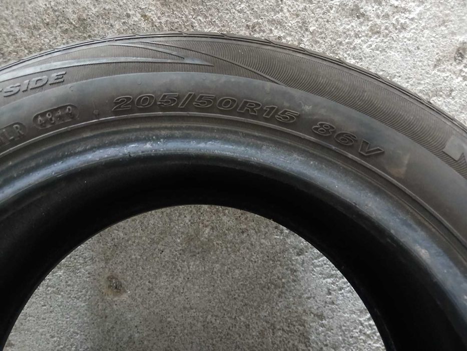 2 Pneus 205/50R15 Nexen seminovos
