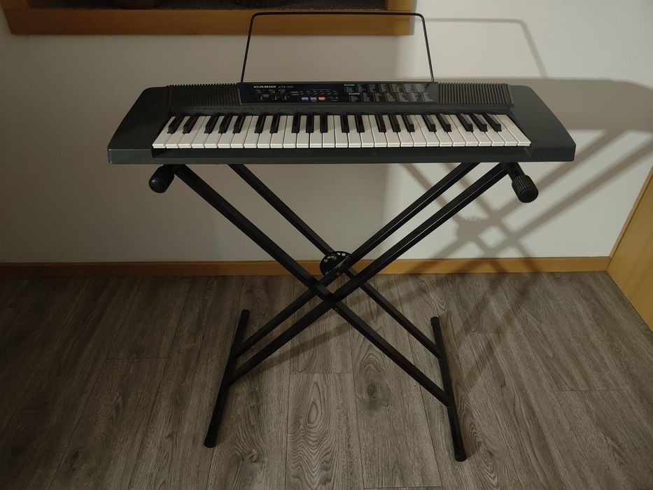 Teclado “Casio” CTK-100