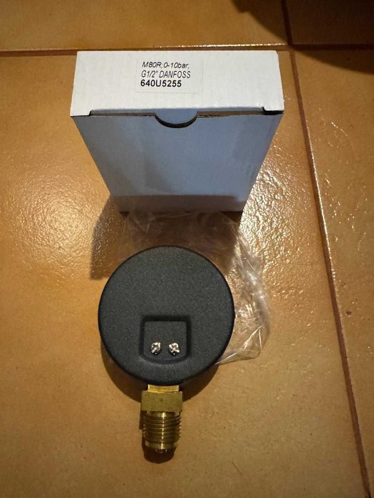 Manometr Danfoss M80R 0-10Bar G1/2 - 4 sztuki