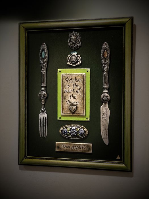 Декор для кухни,гербовый- Королевская трапеза.