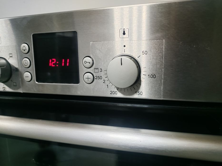 Духова піч під вмонтування, під забудову з Європи Bosch.