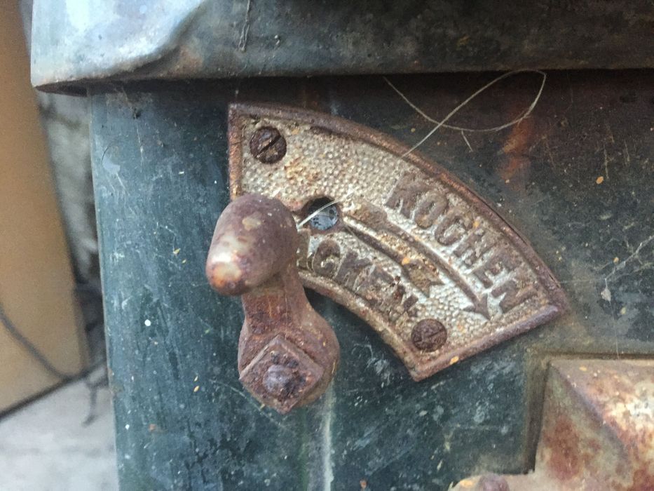 Piecyk żeliwny z piekarnikiem, antyk.