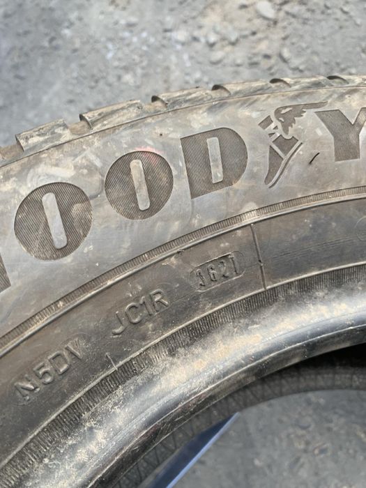 Шини 245/55 R17 пара Goodyear  8мм зима