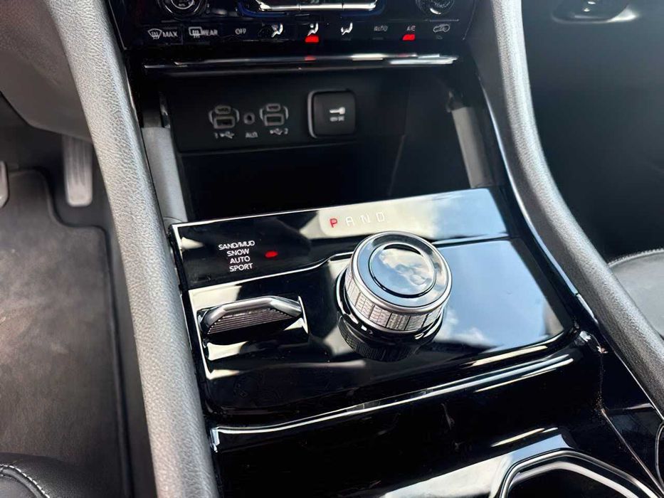 Jeep Grand Cherokee      2023