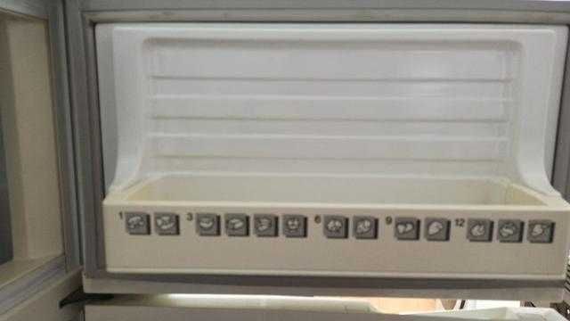 Frigorífico branco com congelador Philips Whirlpool - novo preço