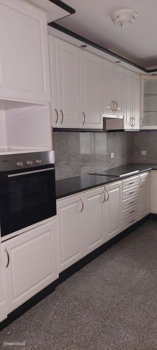 T3 Corujeira com Box e arrumos