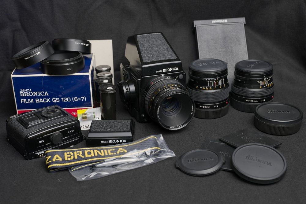 Câmara de médio formato Bronica GS-1 (6x7) com 3 Zenzanon PG