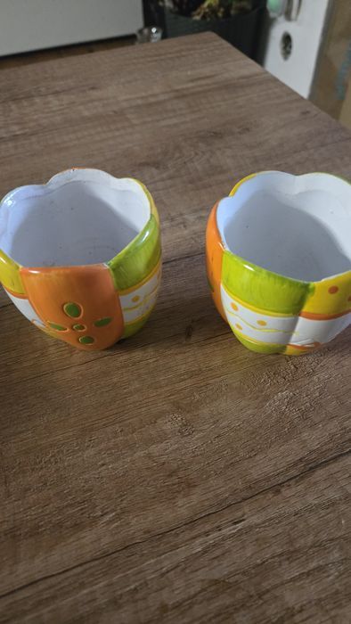Mała oslonka na doniczke.
