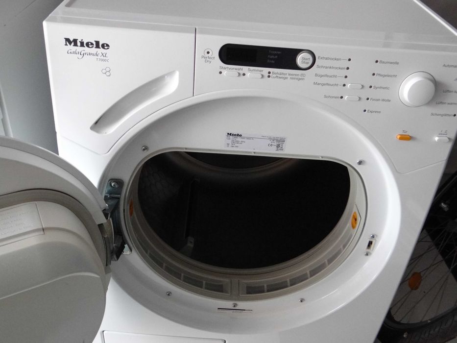 Suszarka  Miele T7946 C  kondensacyjna z pompą ciepła .