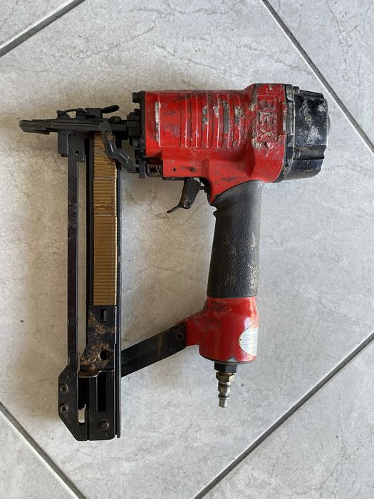 Agrafador pneumatico