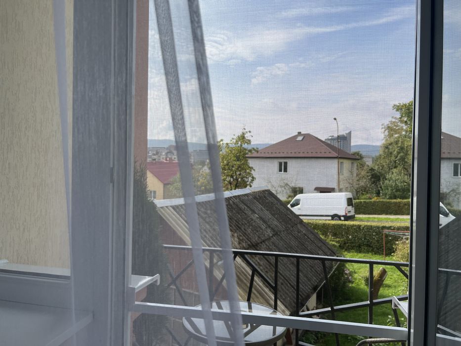 Готель «У Батька» новенькі двокімнатні номери класу люкс Світло 24/7