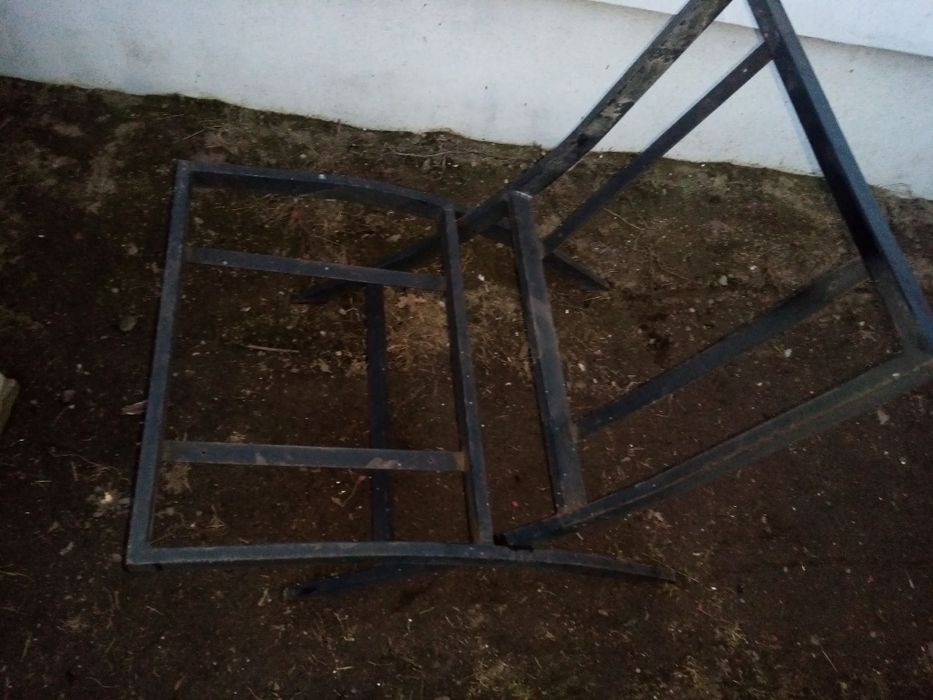 Stelaż metalowy fotel tarasowy.