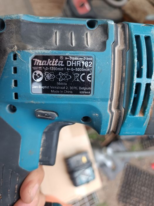 Młotowiertarka Makita DHR182  z ładowarką