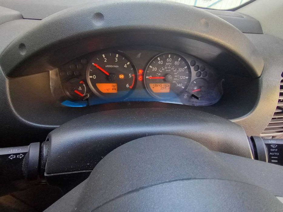 Продам автомобіль Nissan Navara D 40 diesel