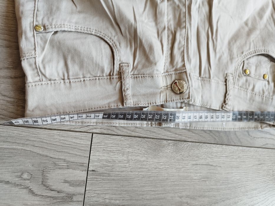 R.40 beżowe rybaczki spodenki szorty damskie Bermudy