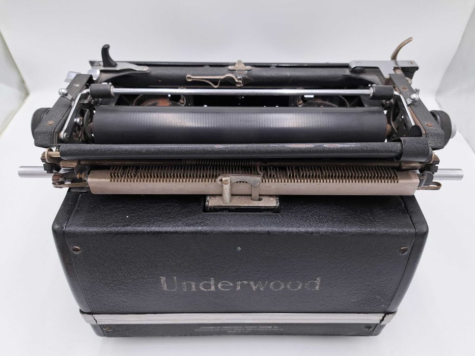Maszyna do pisania Underwood Master czarna chromowane wstawki 1940 rok