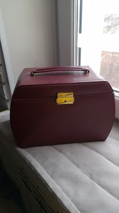 Сундучок для зберігання прикрас