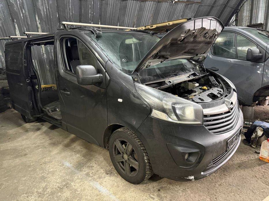 Крило Бампер решітка Рено Трафік 3 Renault Trafic Віваро
