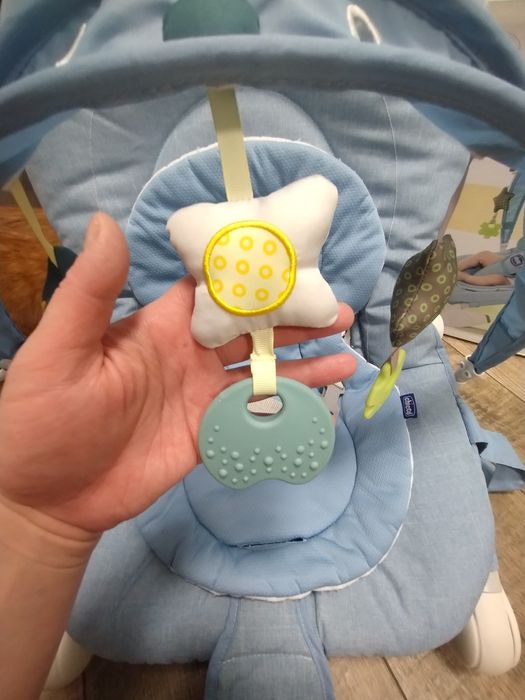 Качеля .качалка. гойдалка шезлонг для малюків чікко chicco hoopla