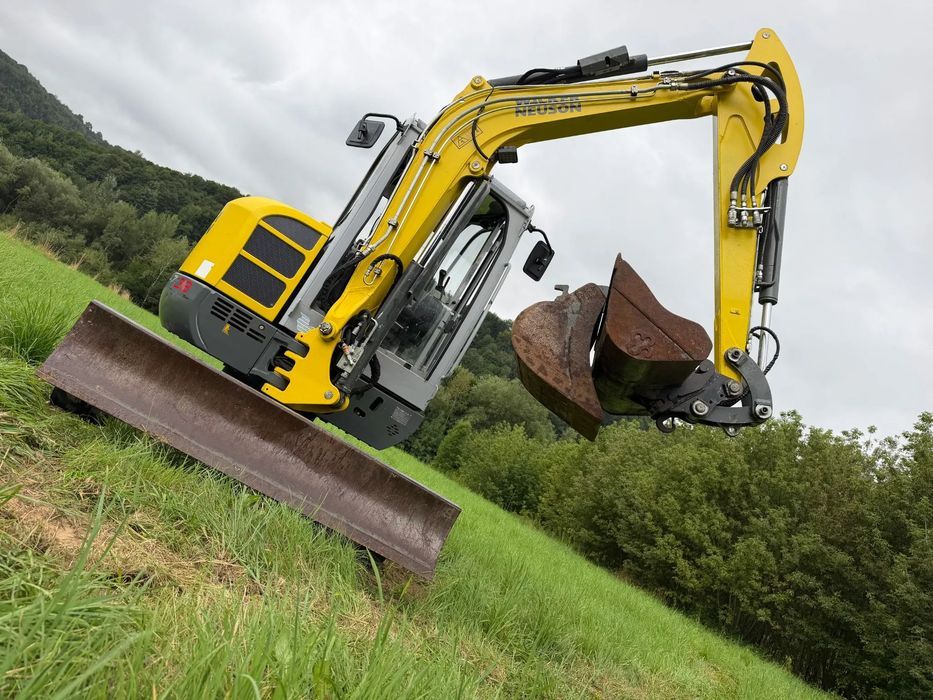 Wacker Neuson EZ38 koparka Gąsienicowa 4 tony. 2018 rok. Maszyna jak nowa 1600mtg.  Aktualna DEKRA BMWT 2026r. dodatkowa linia Hydrauliczna. Zamki na tłokach. Szybko-złącze Hydrauliczne. zmiana łyżek bez wychodzenia z Kabiny! Ani deka luzów wycieków. Okaz