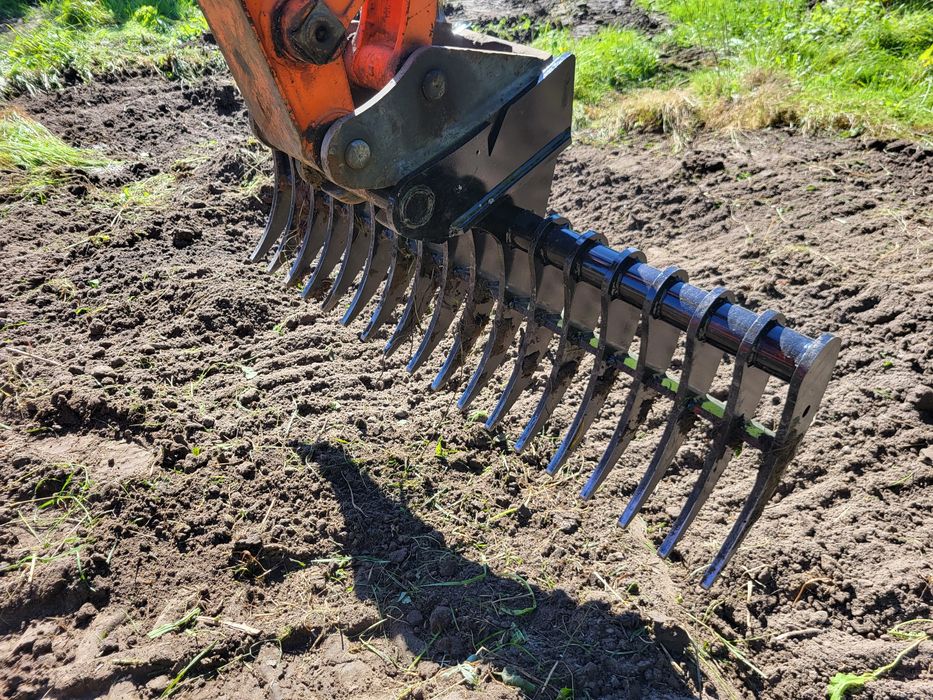 Łyżka kopiąca 18cm do minikoparka JCB 8014/8015/8016/8017/8018