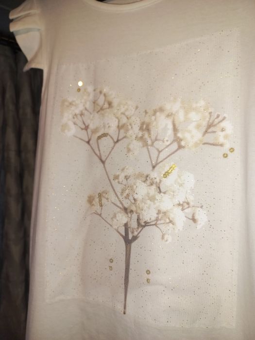 Bluzeczka biała ze złotymi brokatem