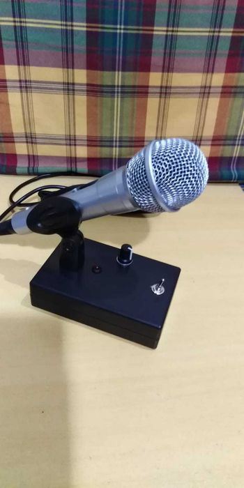 Microfone pré-amplificado para rádio CB