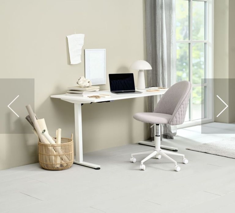 Стіл комп'ютерний