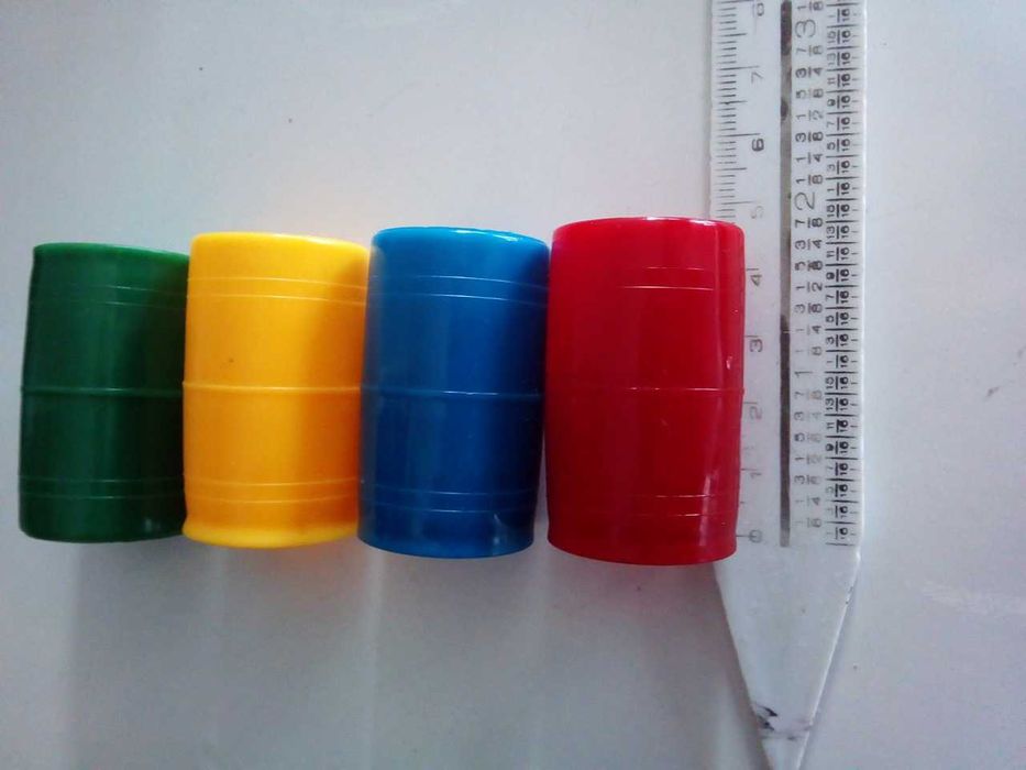 Copos de lançamento de dados para o jogos de tabuleiro, NOVOS!