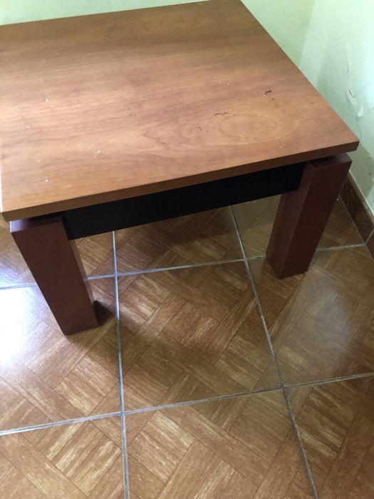 Mesa de centro em cerejeira