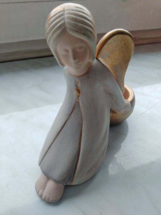 Figurka aniołka świecznik