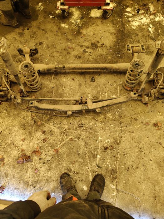 Belka zawieszenia tylnego opel astra J kombi