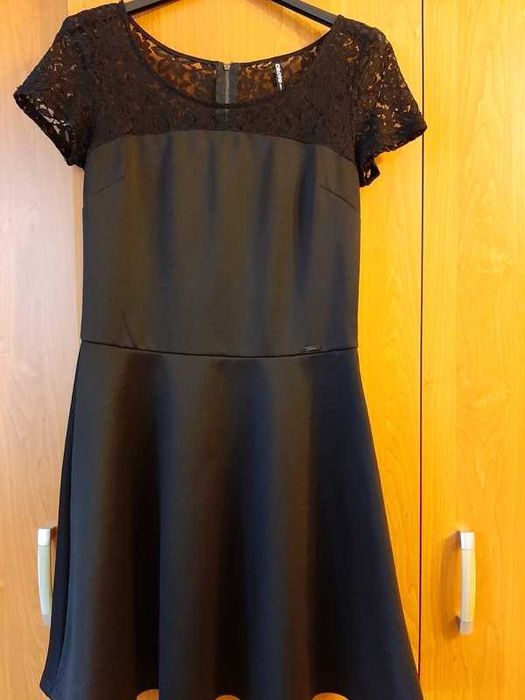 Czarna sukienka CROPP M