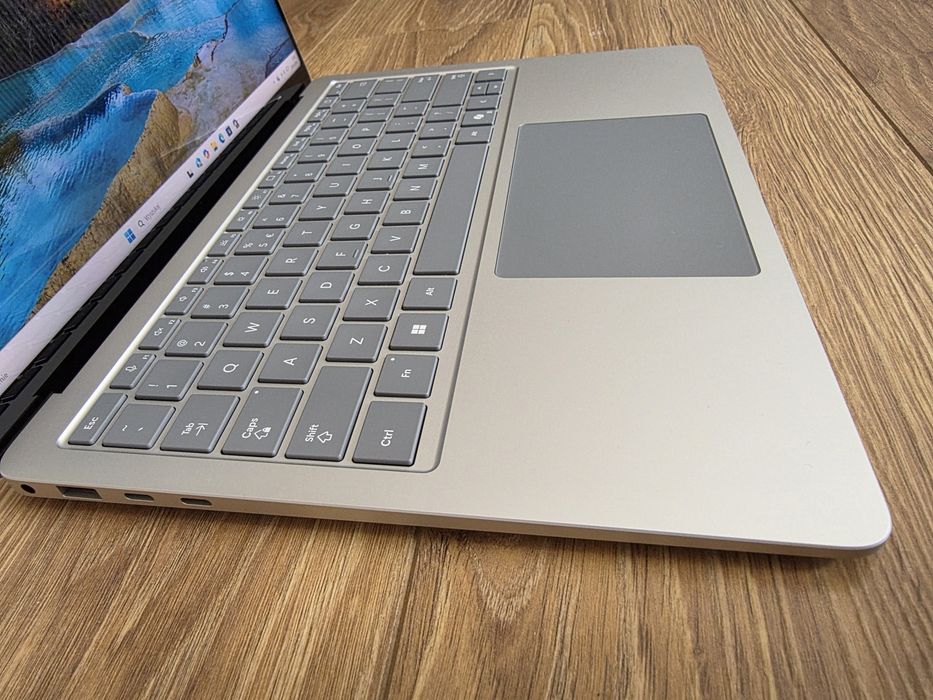 Laptop Surface 7 13 C10 16/256GB W11