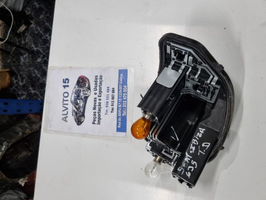 suporte de lâmpadas tras direito Seat Ibiza 6j5