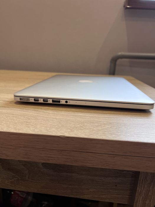 Продам Macbook pro 2013
