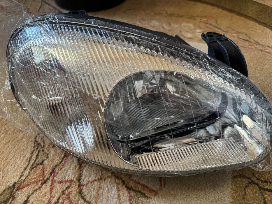 Фара ланос права ліва