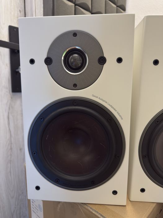 Kolumny Dali Oberon 3 Białe