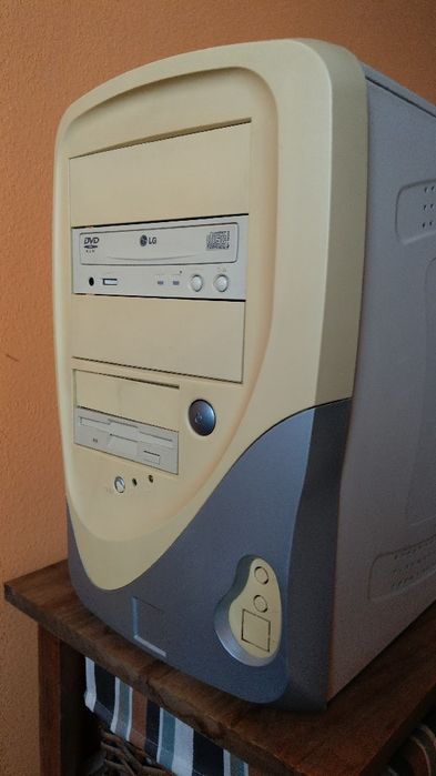 5 komputerów stacjonarnych