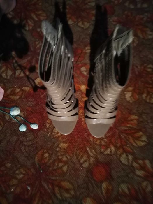 Szpilki, gladiatorki, sandały rozm. 36