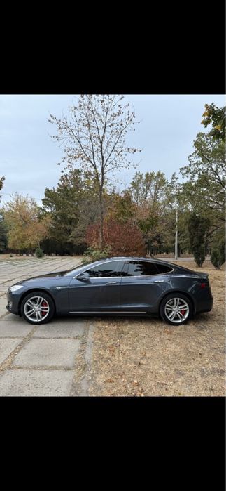 Продам Tesla Model S