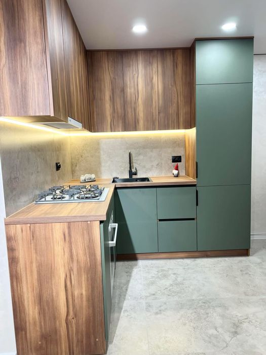 Продається гарна 2 кімнатна квартира на Бамі