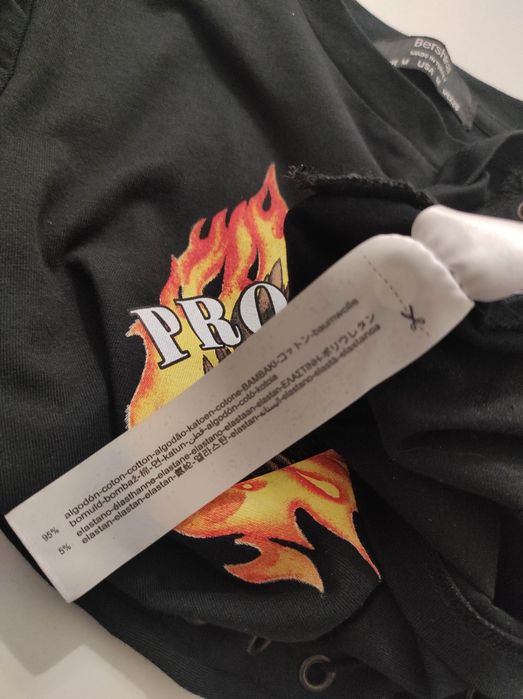 Bluzka czarna z orłem crop top bershka M S