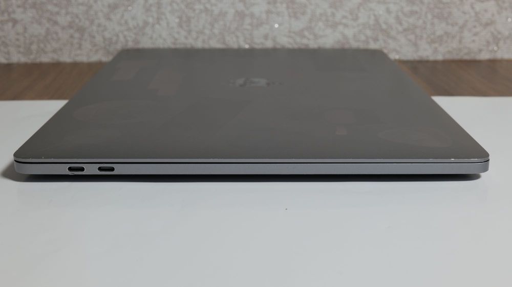  MacBook Pro 15” A1707 (2017) • i7 • 16GB • 500GB SSD #70