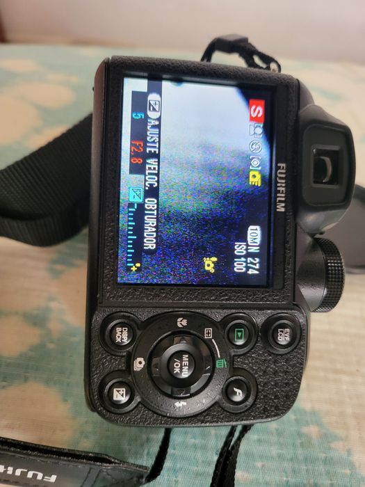Máquina fotográfica FUJIFILM FINEPIX S1500+ bolsa de protecção Beje