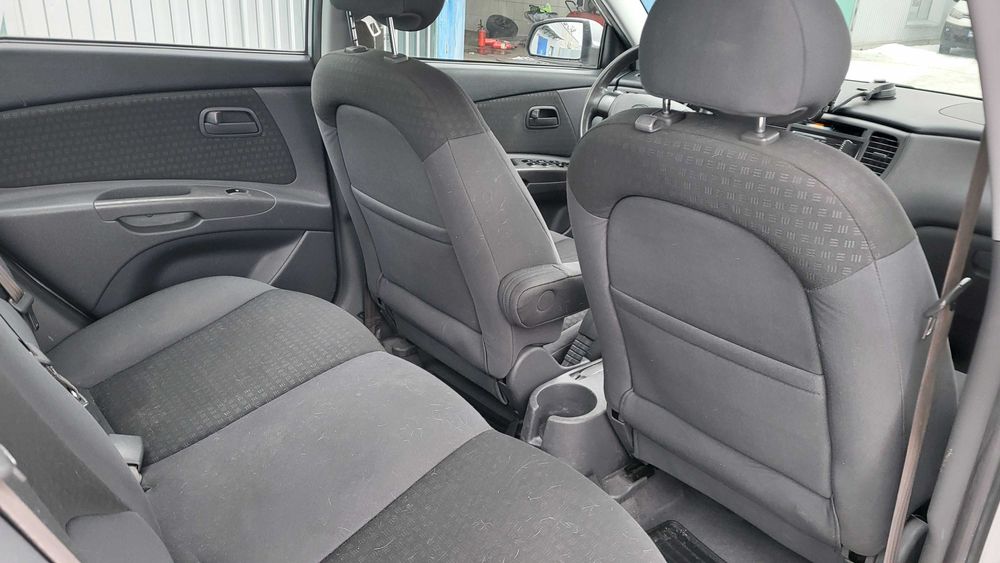 Авто KIA Rio 2006 1.4