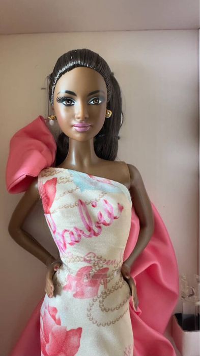 Rose Splendor Barbie 2010 года