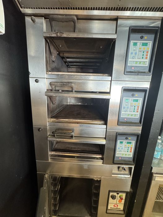 Forno Ramalho em muito bom estado.