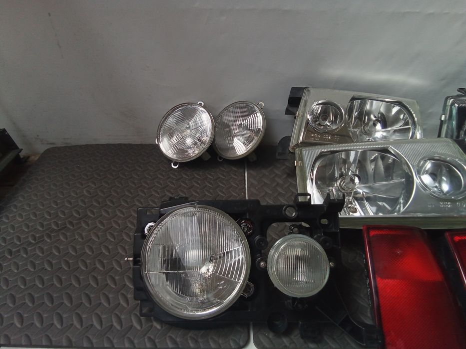 Faróis Nissan Terrano 2